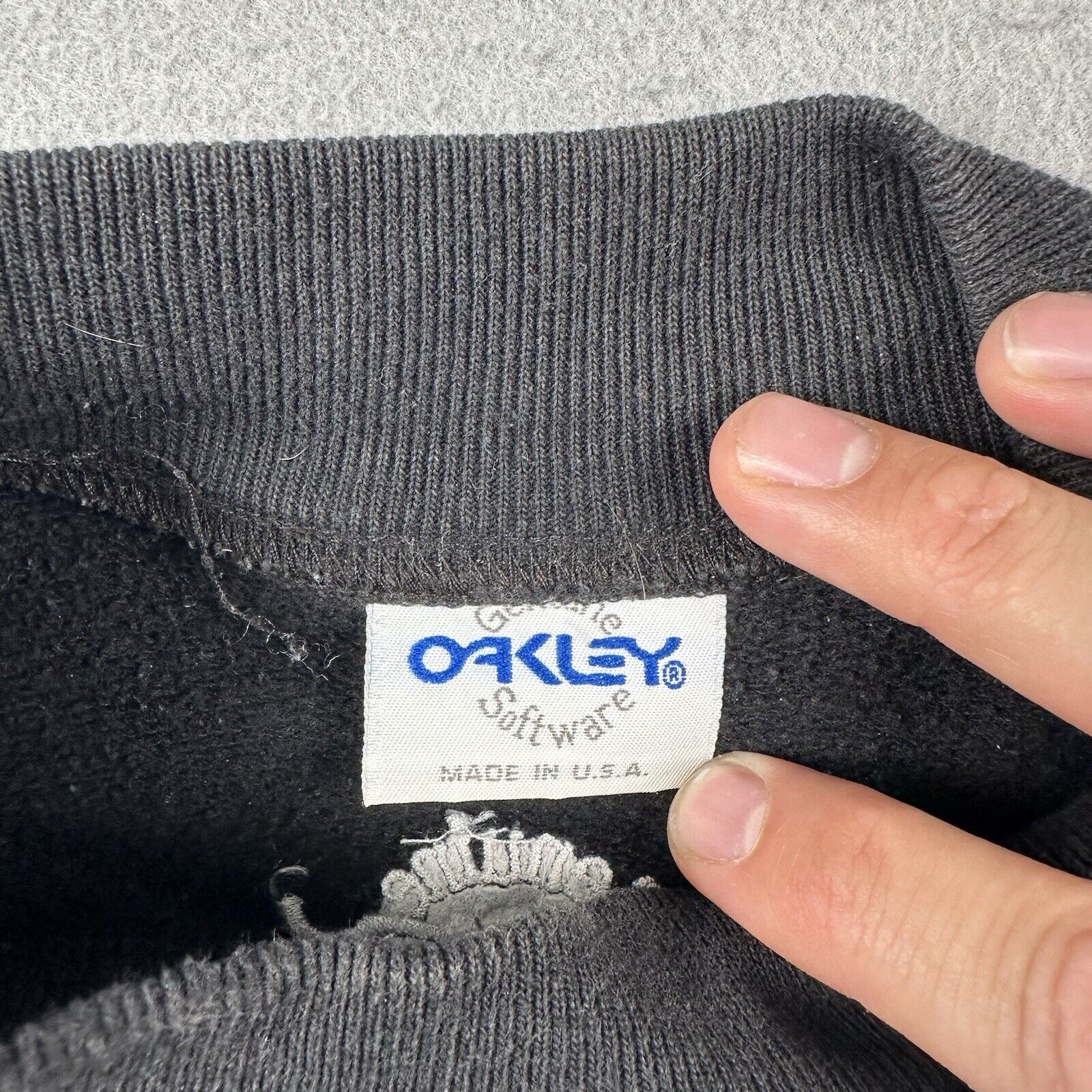 90s Oakley Software Embroidered Thermonuclear Sweatshirt (Large)