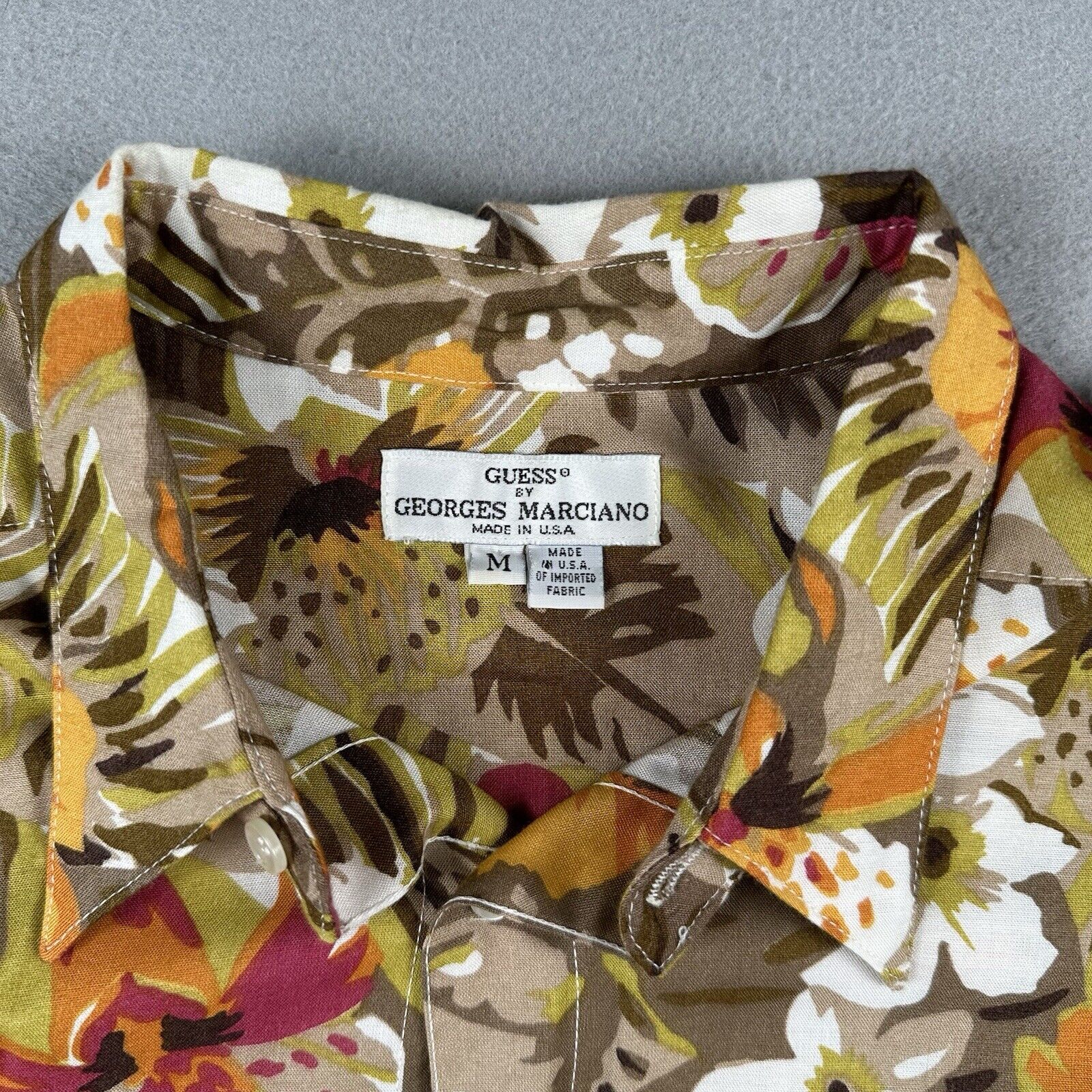 90s Guess Hawaiian Tropical Short Sleeve Button Up Shirt (Medium)